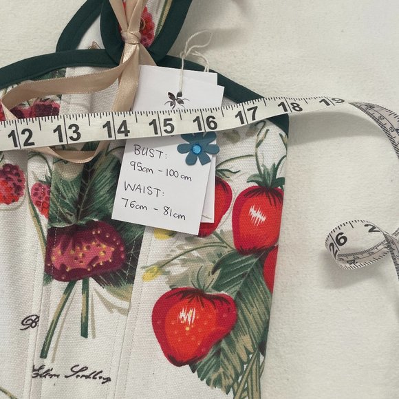 Fashionable Corsets - Picture 5 of 12